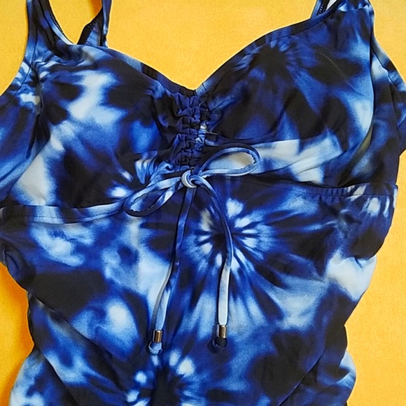 Aqua green size medium swim suit. Light to dark blue tie dye. - Picture 2 of 10